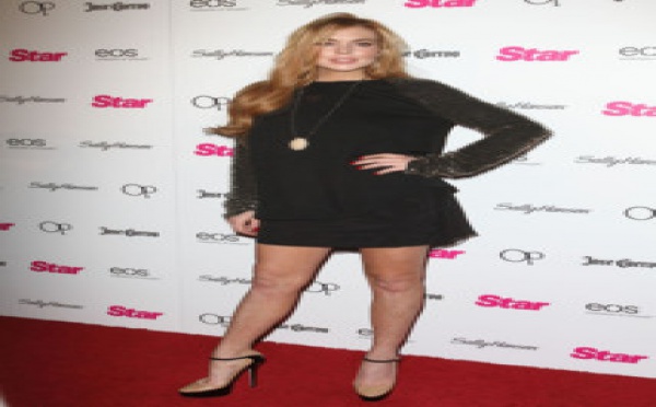 Lindsay Lohan fait la fête après avoir été victime d'un malaise