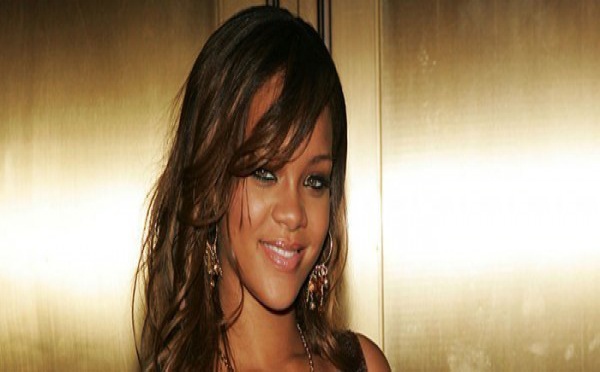 Rihanna « tourmentée » par la grossesse Karrueche Tran