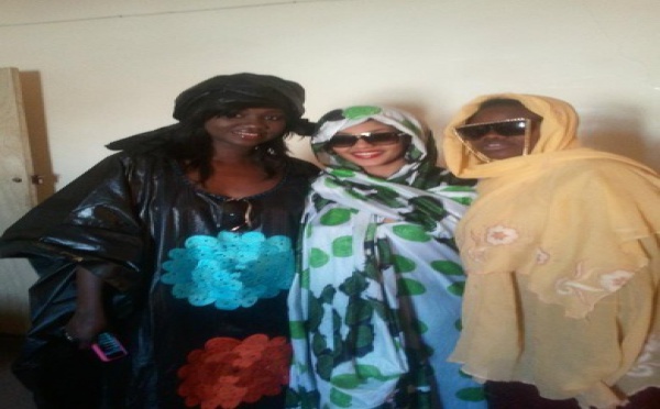 Oumou Provoc, sa soeur et Adja Diallo en mode "sellal"