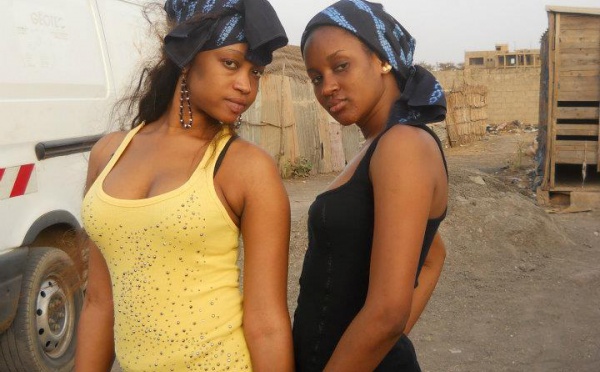 Les mannequins Khadija et Dalanda Diallo en mode "villageoise"!