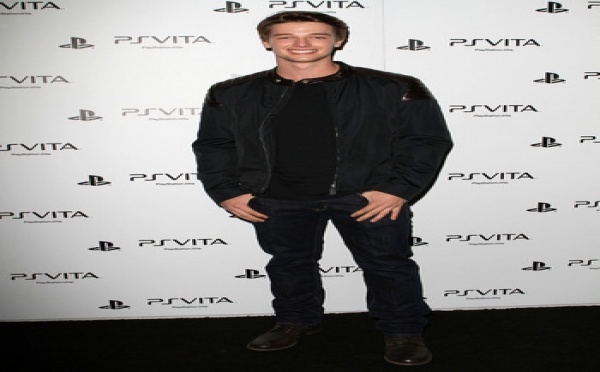 Patrick Schwarzenegger en scène !