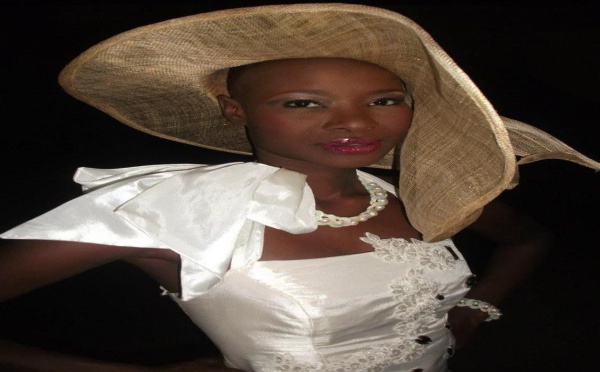 Fleur Mbaye en mode "chapeau"
