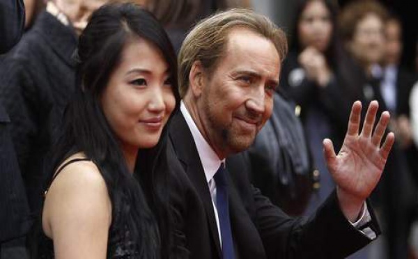 Nicolas Cage emmène sa femme dans un club de striptease