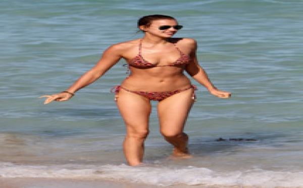 Photos : Irina Shayk dévoile une partie de ses seins