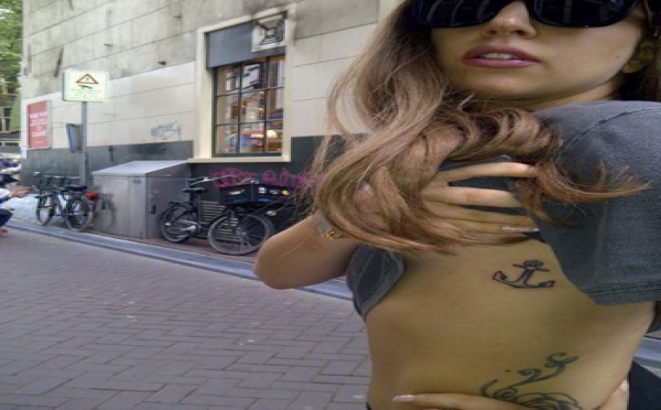 Photo : Lady Gaga s'est encore fait tatouer
