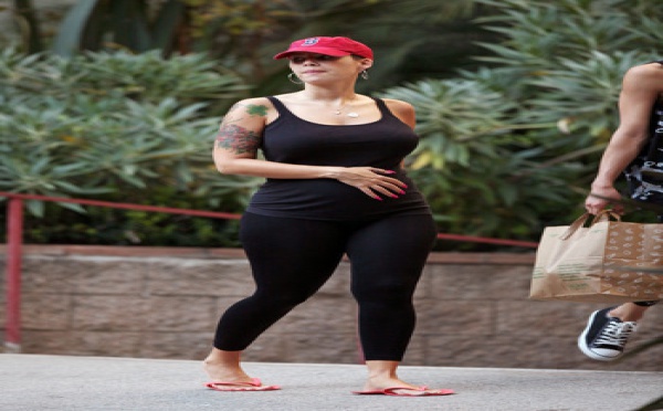 Photo : Amber Rose affiche son ventre rond