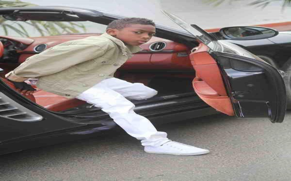 Le fils et chanteur de Bouba, Philippe Ndour en mode jet setteur!