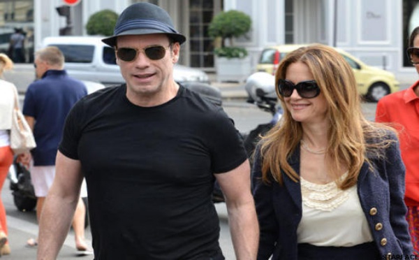 John Travolta se change les idées avec sa femme à Paris
