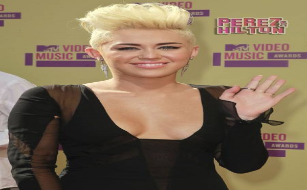 Miley Cyrus accusée d’agression