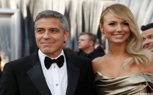 George Clooney dément être séparé de Stacy Keibler