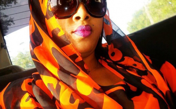 La jet-setteuse Rose Samira Aziz en mode voilée