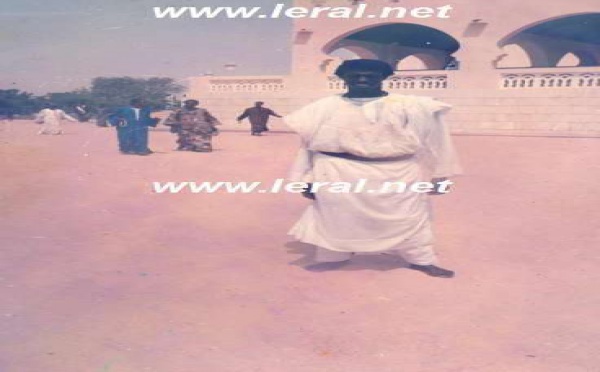 Fallou Dieng en mode "lakhsayou Baye Fall" à Touba en 1987
