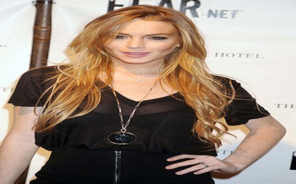 Lindsay Lohan joue avec une star du porno !