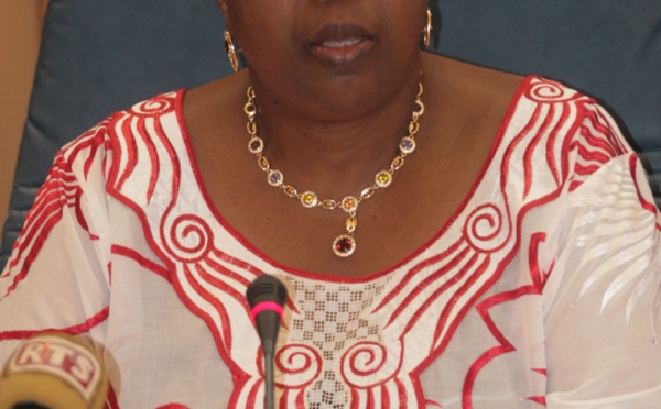 Le ministre Eva Marie Colle Seck, une pionnière pour la lutte anti-tabac