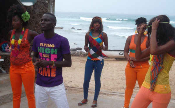 Un groupe de danse prêt à faire sa démonstration