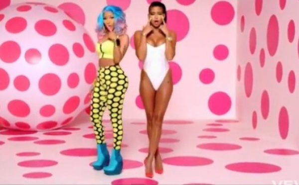 Clip de Nicki Minaj et Cassie : sexy en maillot de bain