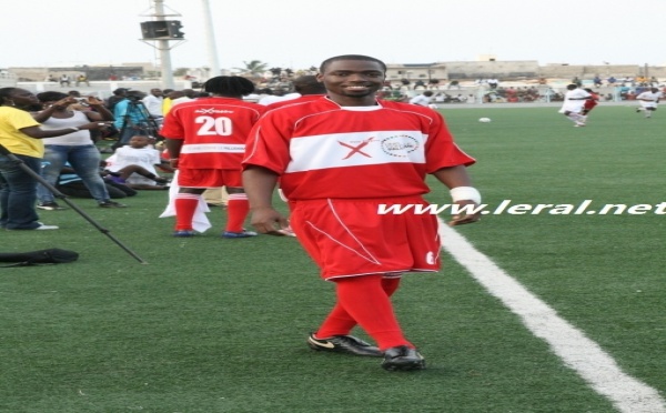 Birane, le fils de Youssou Ndour, en mode footballeur 