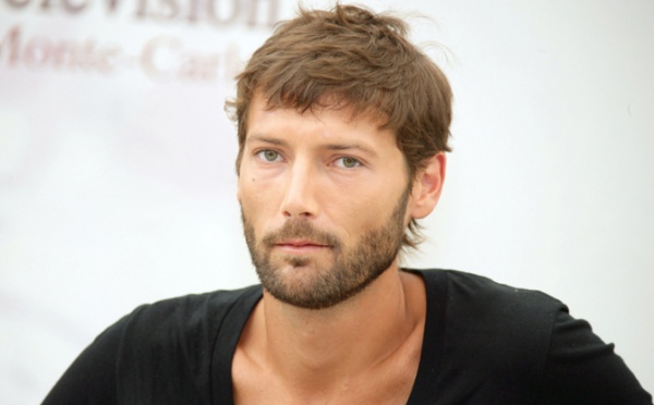 Laurent Kerusoré (Thomas) ne quittera pas Plus belle la vie
