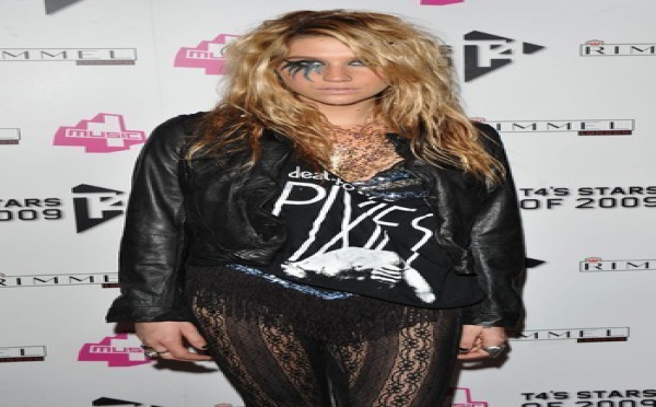 Ke$ha présente son nouveau « petit ami »