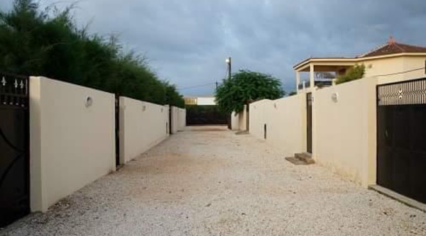 8 Villas avec piscine et 2000 M2 de terrain  Tf à vendre cause départ