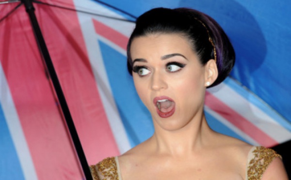 Katy Perry fait l’autruche