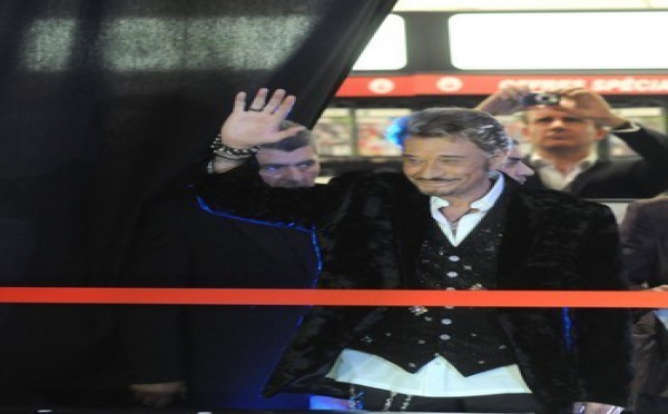 Johnny Hallyday échappe à un crash d’avion !