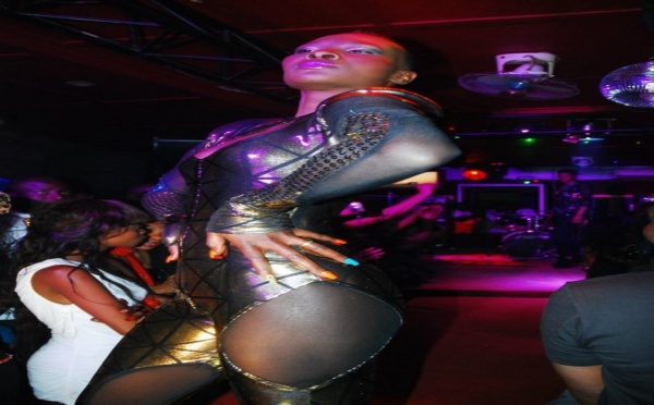 Fleur Mbaye dans une tenue très sexy 