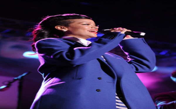 Rihanna : trempée jusqu’aux os à X Factor
