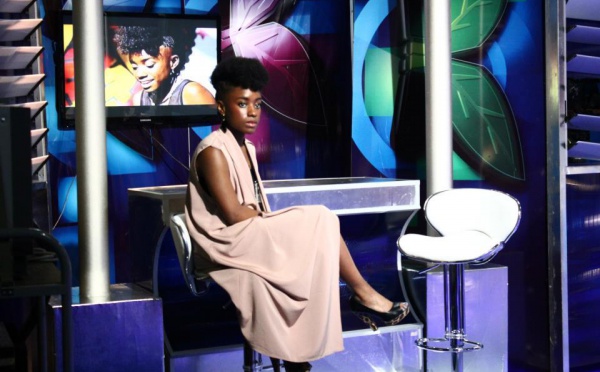 La chanteuse Marie Ndiaye lors de son passage sur le plateau de Kinkéliba