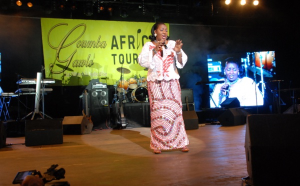 L'artiste Mawa Traoré sur scène dans le cadre de Coumba Gawlo African Tour Abidjan