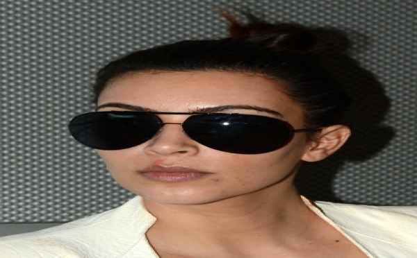 Kim Kardashian affiche son bouton de fièvre !