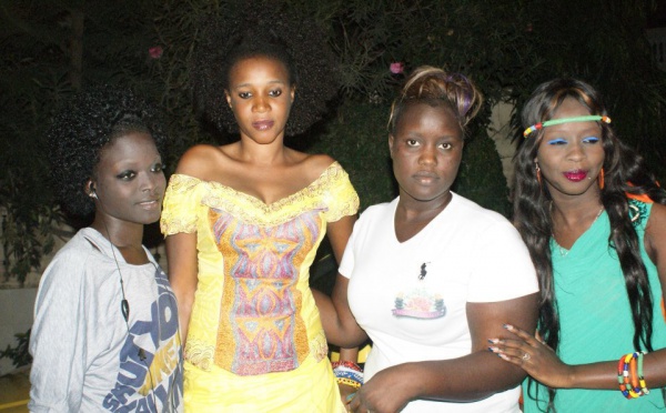 Diarra la gérante de Rose massage et ses invitées !!!