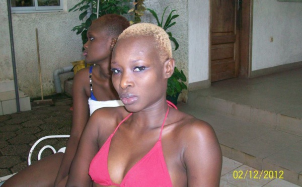 Le mannequin Fleur Mbaye en petite tenue