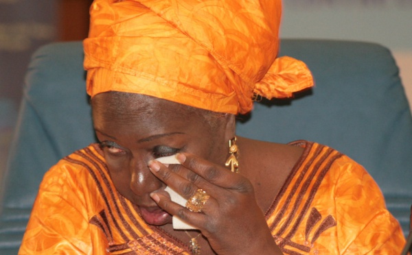 khoudia Mbaye ministre de l'urbanisme en plein discours au Méridien