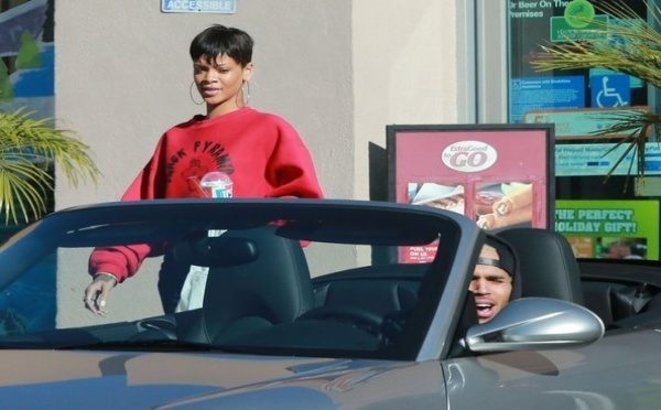 Rihanna et Chris Brown : Virée en Porsche dans les rues de Los Angeles ! Photos