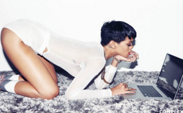 Rihanna : Nue ou presque pour Complex