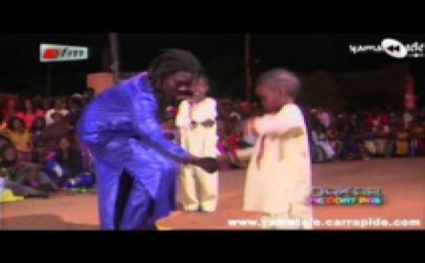Age de 3 à 5 ans qui dansent “Takh Ci Rip” dans les Sabar …