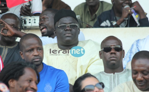 Le jet-setteur Mbaye Séne dans les gradins du stade Demba Diop