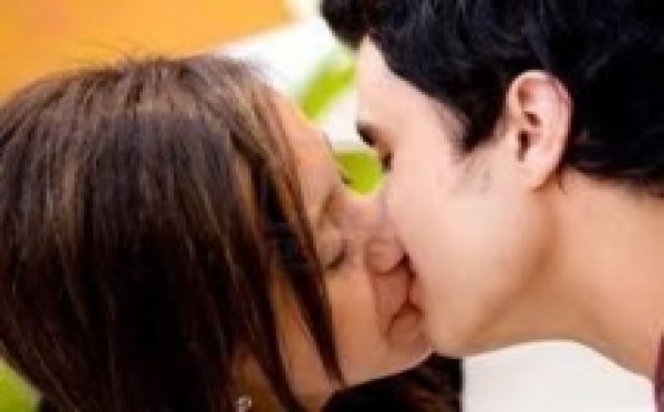 [Vidéo]- 58 heures : record battu pour le plus long baiser du monde