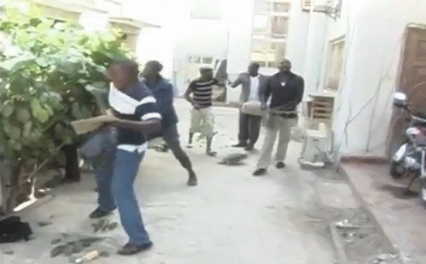 Insolite: Des nigérians saccagent leur ambassade à Dakar