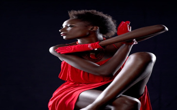 Dji Dieng super top model en rouge danger