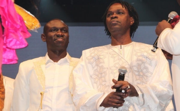 Pape Diouf au "Grand bégué" du Zénith en compagnie de son invité d’honneur Baba Maal