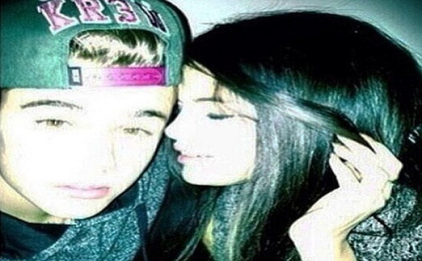 Selena Gomez : entre Justin Bieber et ses amis !