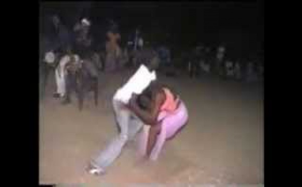 Viol d'une Danseuse en Plein Sabar