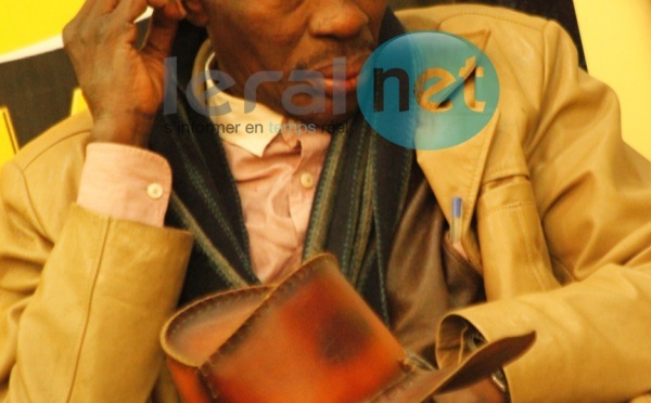 Le chanteur Doudou Seck en mode relax