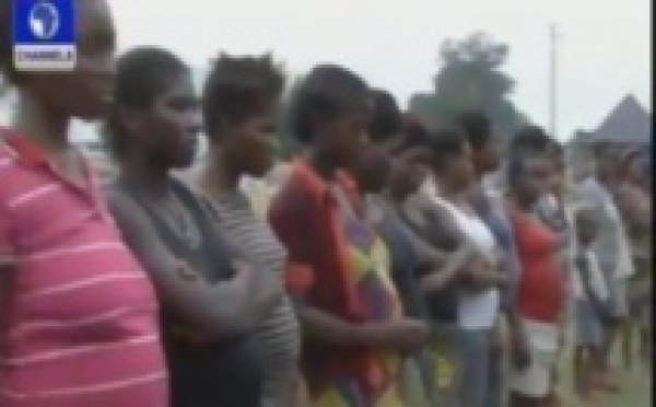 [Vidéo] Incroyable! 17 filles de 14 à 17 ans, toutes enceintes d’un seul homme de 23 ans