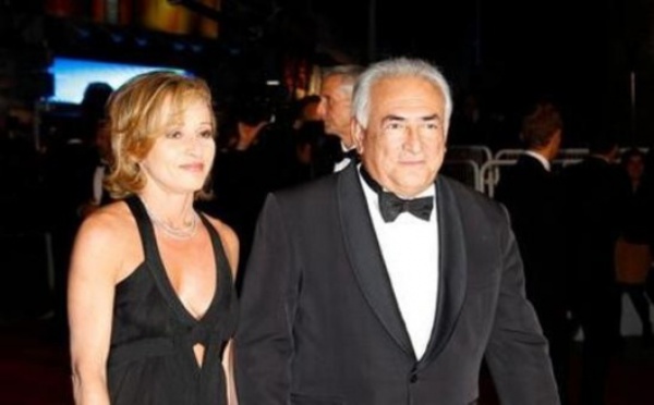 DSK officialise avec sa compagne sur le tapis rouge de Cannes: Les feux de la rampe