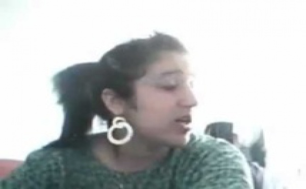 [Instant Rires] Elle chantait quand tout à coup ... sa soeur...!