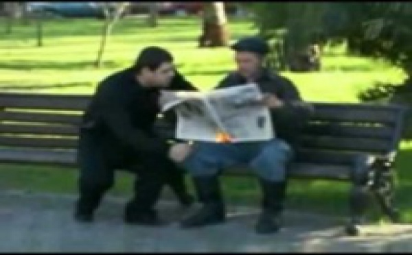[Regardez!] Le plus gros connard du monde ! INCROYABLE !