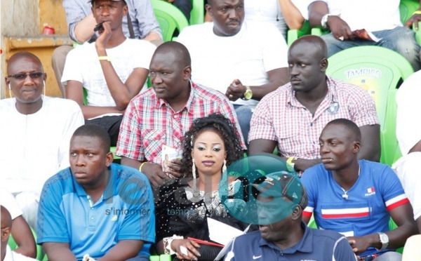 Oumy Gaye, miss Jongoma 2012 était au stade pour suivre Balla-Tapha